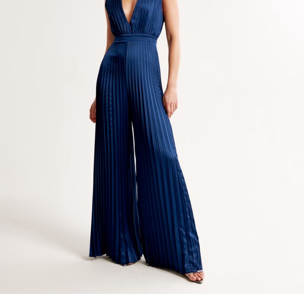 Abercrombie Navy Pleated Jumpsuit Sz M Long